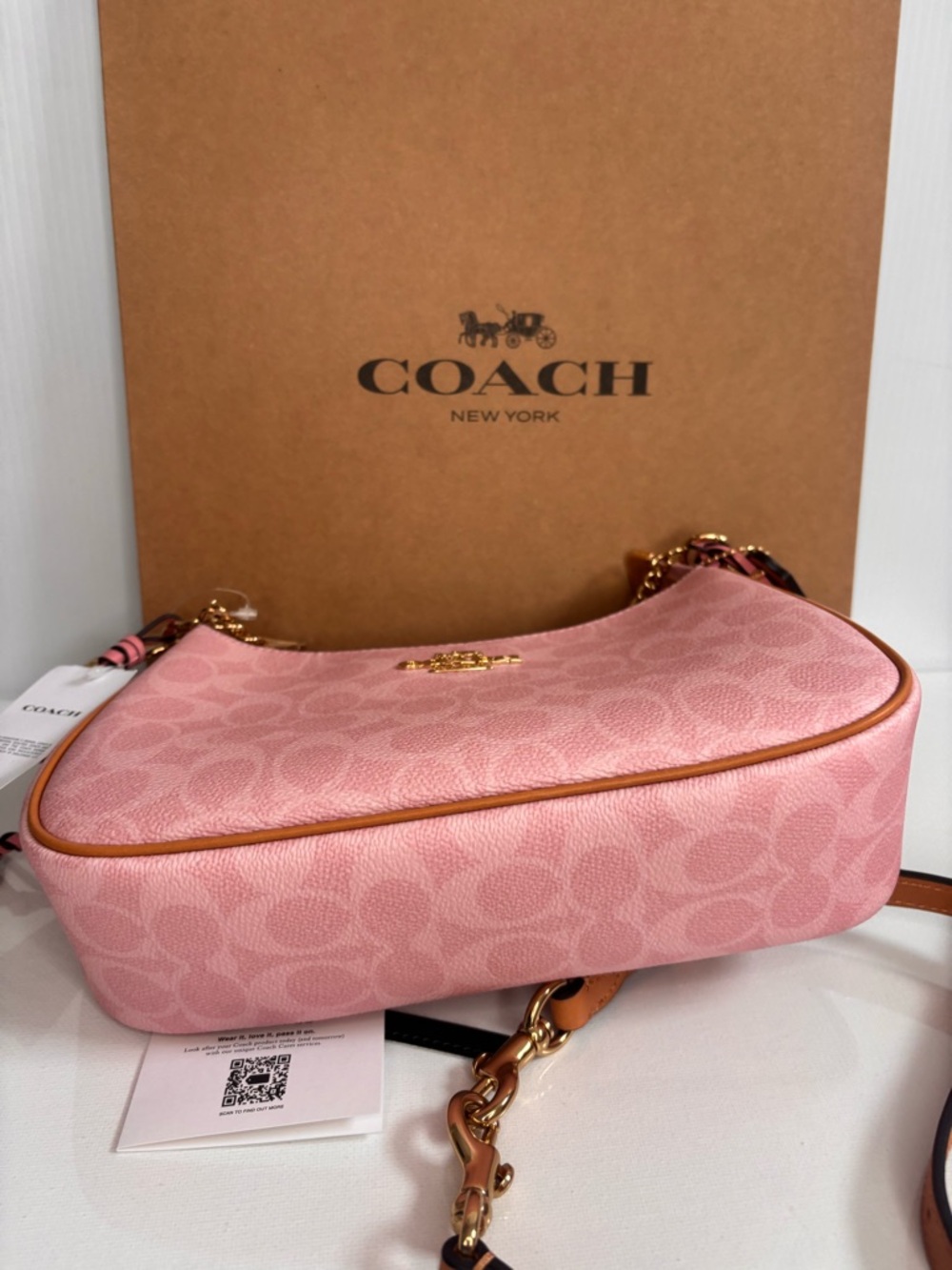 Coach Powder Pink Teri
Shoulder Bag with Charms
NEW CEA20 - Picture 6 of 13